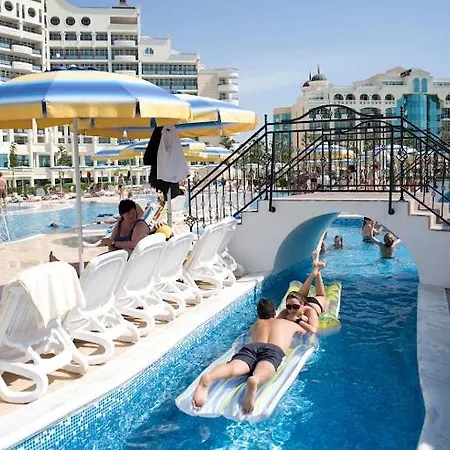 Sunset Resort Family-3